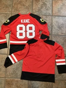 New-pair youth Large 12/14 Chicago Blackhawks NHL Patrick Kane #88 Jersey &plain - Picture 1 of 13