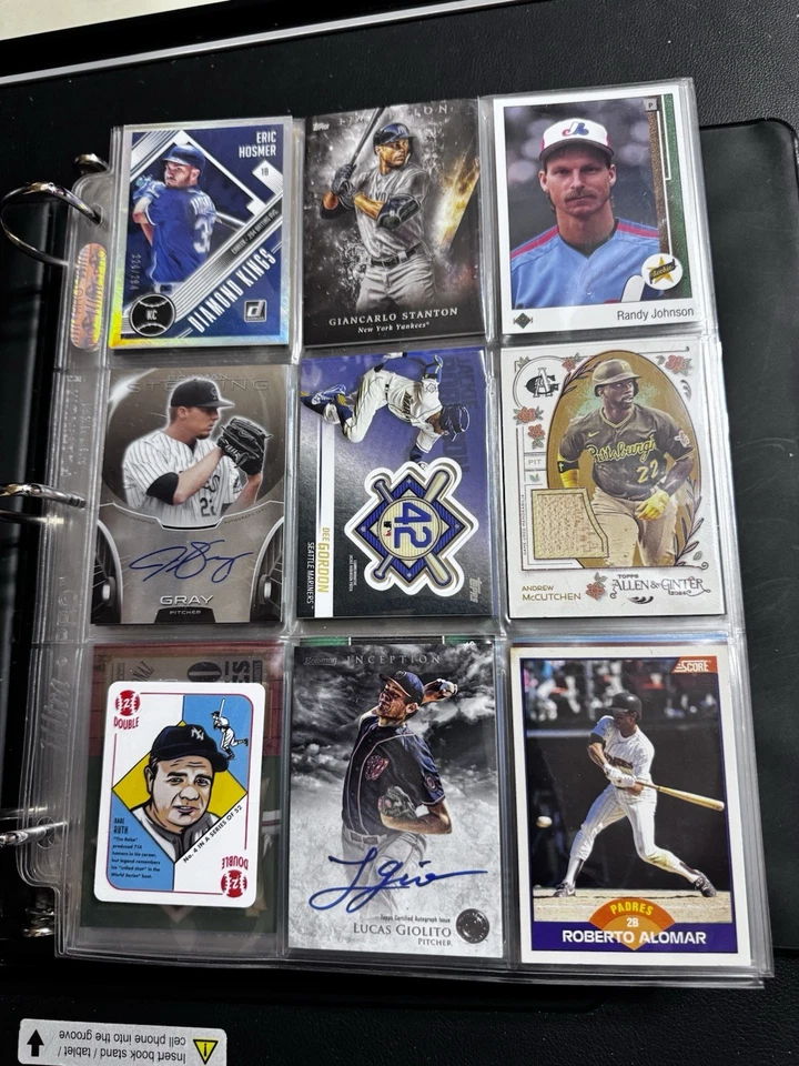 Lote de 315 - Tarjetas de béisbol en carpeta - Estrellas/Novatos/Insertos/HOFers - Autos Foto 1 de 4