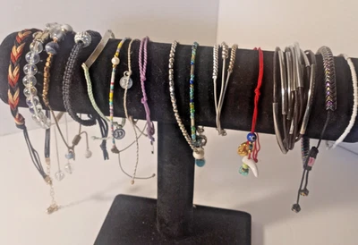 Lote de 12 Pulseras Surtidas Tirador Amigos Corazones Mariposa Cristal Mal de Ojo Foto 1 de 3