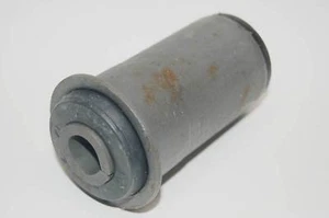 B150 1997-2004 tracción trasera brazo de control inferior buje - trasero, NAPA 267-3517 HECHO EN EE. UU. - Imagen 1 de 5