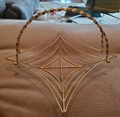 VINTAGE BASKET GOLD TONE WIRE ~ SQUARE WITH TWISTED ORNATE HANDLE - Image 1 of 4