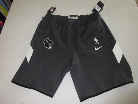 Nike NBA Milwaukee Bucks ThermaFlex Team Issue Shorts Mens 2XL AV1088-032 *NEW* Cover