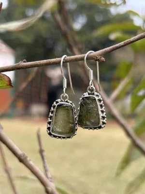 Orecchini Moldavite Certificati Argento Sterling 925 Autentico Cristallo... - Immagine 1 di 2