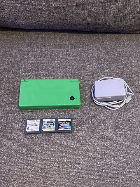 Best Buy: Nintendo Nintendo DSi Bundle (Green) TWLSM8TI