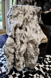 Stunning Natural Grey and White 1500mm x 1000mm Rabbit Fur Throw Rug - Picture 1 of 9