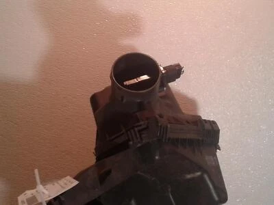 Conjunto de filtro de aire usado se adapta a: Chevrolet Cobalt 2009 2,2 L emisiones California Foto 1 de 4