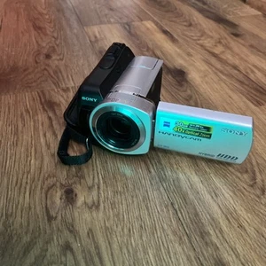 Retro Sony Handycam Handheld High Definition Camcorder Silver Tested DCR-SR35E - Picture 1 of 14