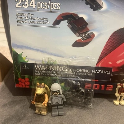 New LEGO SEVEN 7 Minifigures 9509 Star Wars Xmas Advent Calendar R2D2 - Image 1 of 3