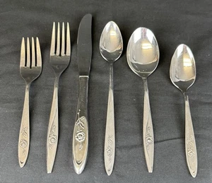 Lotto di 37 pezzi di posate da tavola Onieda My Rose acciaio inox  - Foto 1 di 11