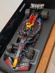 PMA 1/18 Oracle Red Bull Honda RB19 #1 Max Verstappen 2023 US GP Austin Winner - Picture 1 of 10
