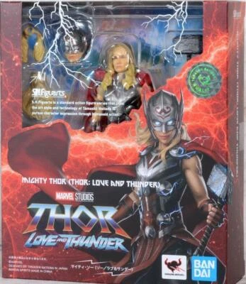 Figura de acción Bandai S.H.Figuarts Mighty Thor Love and Thunder SHF 2022 en mano Foto 1 de 4
