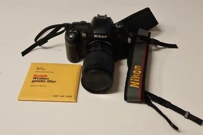 Cámara fotográfica Nikon N80 35 mm SLR con kit de lente de 28-80 mm Foto 1 de 3