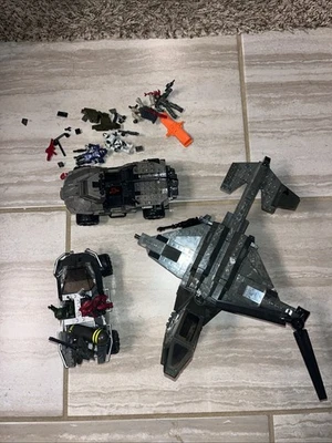 Halo Mega Bloks Falcon and Warthogs - Image 1 of 4
