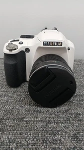 Fujifilm FinePix SL300 - Picture 1 of 5