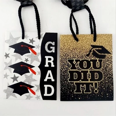 Bolsas de regalo de graduación de 12 - 5 1/2" - 6 grados / 6 lo hiciste Foto 1 de 3