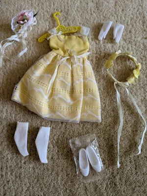 TRAJE COMPLETO VINTAGE SKIPPER FLOWER GIRL #1904 1964 SIN MUÑECA Foto 1 de 4