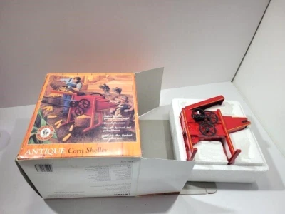 ERTL Antique Corn Sheller 1/8 Scale Die Cast Model - Image 1 of 3