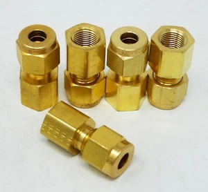 LOT OF 5 - PARKER 5FSC4N-B 5/16" A-LOK x 1/4" FNPT Brass Straight Connector - Picture 1 of 1