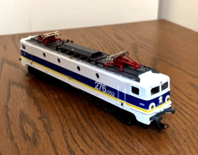 LIMA RENFE 276 SCALE H0 ANALOGUE DIRECT CURRENT LOCOMOTIVE REF: L208625 - Image 1 of 4