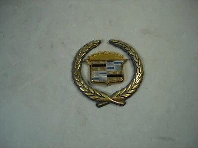 Juego de emblemas dorados tapa maletero Cadillac Deville 2000-2005 - 2 piezas Foto 1 de 4
