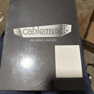 CableMod C-Series Pro ModMesh Sleeved 12VHPWR Cable Kit Carbon CM-PCSR-16P3KIT - Image 1 of 3