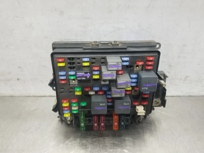 GMC SIERRA 1500 SLT 2002 caja de fusibles motor 5,3 L 1532880605 Foto 1 de 4