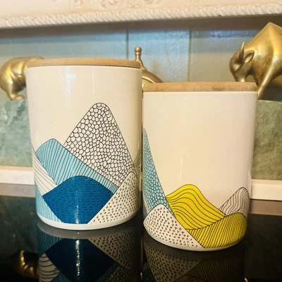 Dos frascos de cerámica con tapas de ZICZAMLA Foto 1 de 4