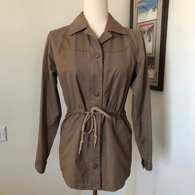 De Colección Misty Harbor Trench Coat Chaqueta de Lluvia 6 Pequeñas Minimalistas Preppy Años 90 Cortas Foto 1 de 4