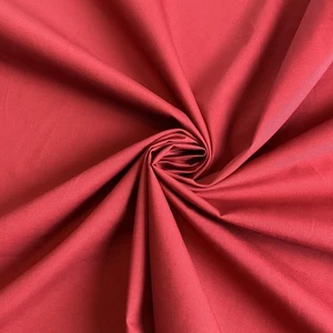 Cotone popeline rosso cremisi fresco secco da cortile x larghezza 58" - Foto 1 di 5