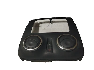 2015 Renault SANDERO MK2 B52 СТЕРЕО ОБЪЕМНАЯ ОТДЕЛКА И ВЕНТИЛЯЦИОННЫЕ ОТВЕРСТИЯ OEM 682608729R/ - Изображение 1 из 3