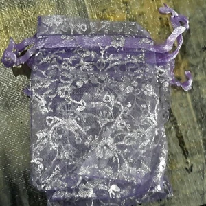 Bolsa de joyería con cordón de organza, impresión de rama plateada, 9x7 cm, malva, 25 piezas. - Imagen 1 de 2
