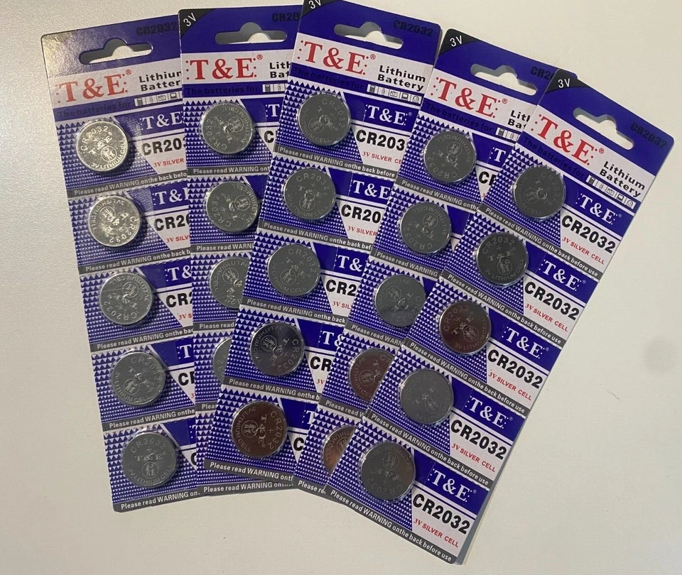 CR2032 PILA BOTTONE BATTERIA AL LITIO 3V OROLOGIO, CALCOLATRICE, TELECOMANDO ECC - Image 1 of 1