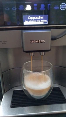 Siemens EQ.6 plus s100-Espresso-Kaffeevollautomat-Titanium. - Bild 1 von 4