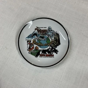 Universal Studios 1981 Tour Plate 7” Castle Dracula, Battle Of Galactica, Jaws - Picture 1 of 2