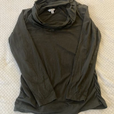 Cabi Mujer Acanalado Elástico Pequeño Verde Oliva Capucha Cuello Axila a Axila 18” Foto 1 de 4