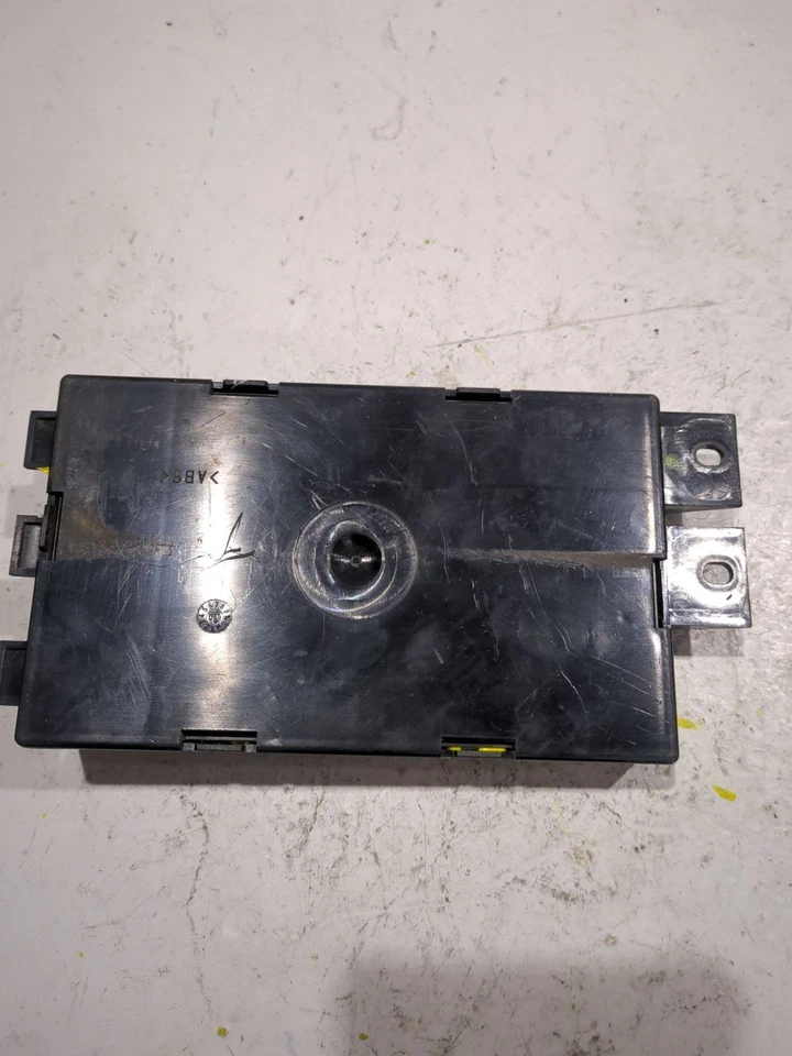 P8200584662P BOÎTES À FUSIBLES / 41408 POUR RENAULT MASTER 05.1981-> 2.5 T 35 - Photo 1/4