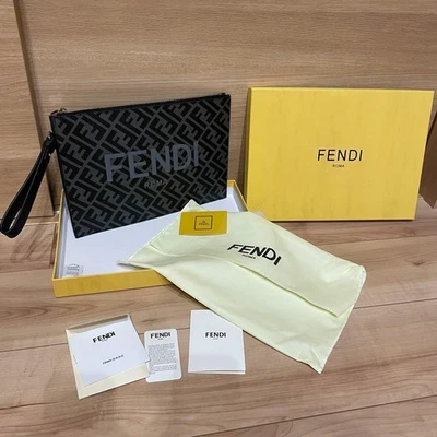 Bolso Clutch FENDI Segundo Bolso Cuero Negro Lona Hombres Hermoso Estado Usado Foto 1 de 4