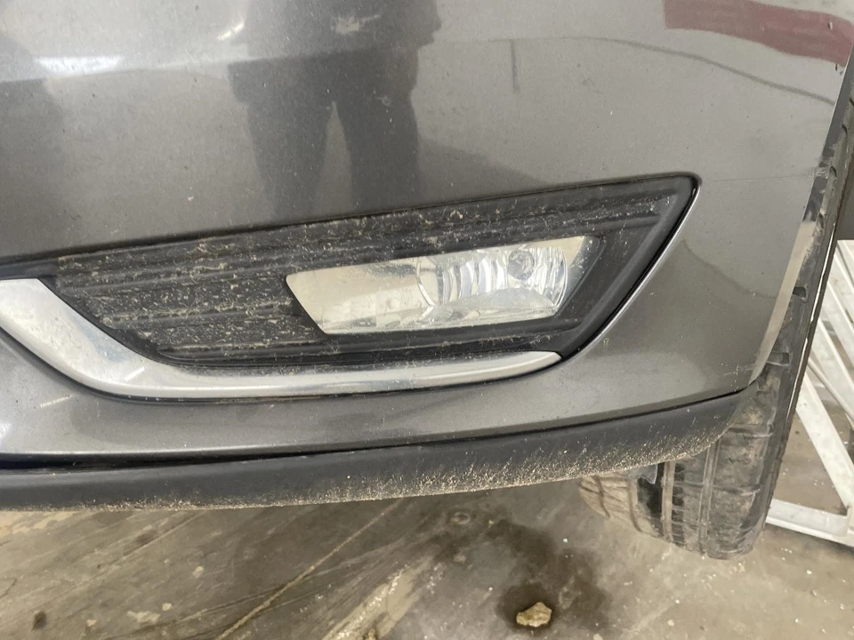 Luz de conducción usada se adapta a: Ford Focus 2016 grado de conducción antiniebla A Foto 1 de 4