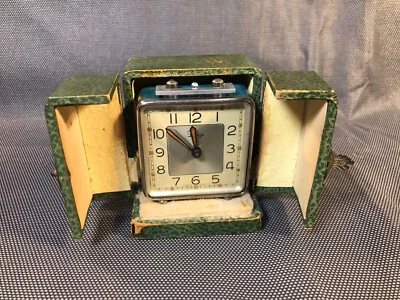 Ancien petit réveil DEP de table vintage dans son coffret écrin années 1950 - Photo 1/4