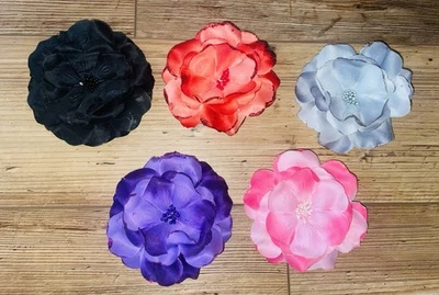 Lot Of 5 Big Flower Hair Clips. Black Red Gray Purple & Pink. - Image 1 of 3