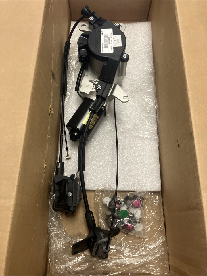 83820-A9000 2015-2020 Sedona Right Power Sliding Door Motor Genuine New - Image 1 of 4