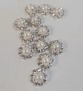 (S7)Diamante Rhinestone Crystal Pearl Embellishment Buttons Cluster Craft 12 Pc - Picture 1 of 3