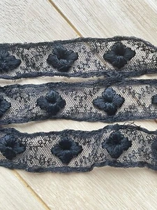 Ancien métrage de galon de dentelle / broderie - noire - 97cm - Picture 1 of 3