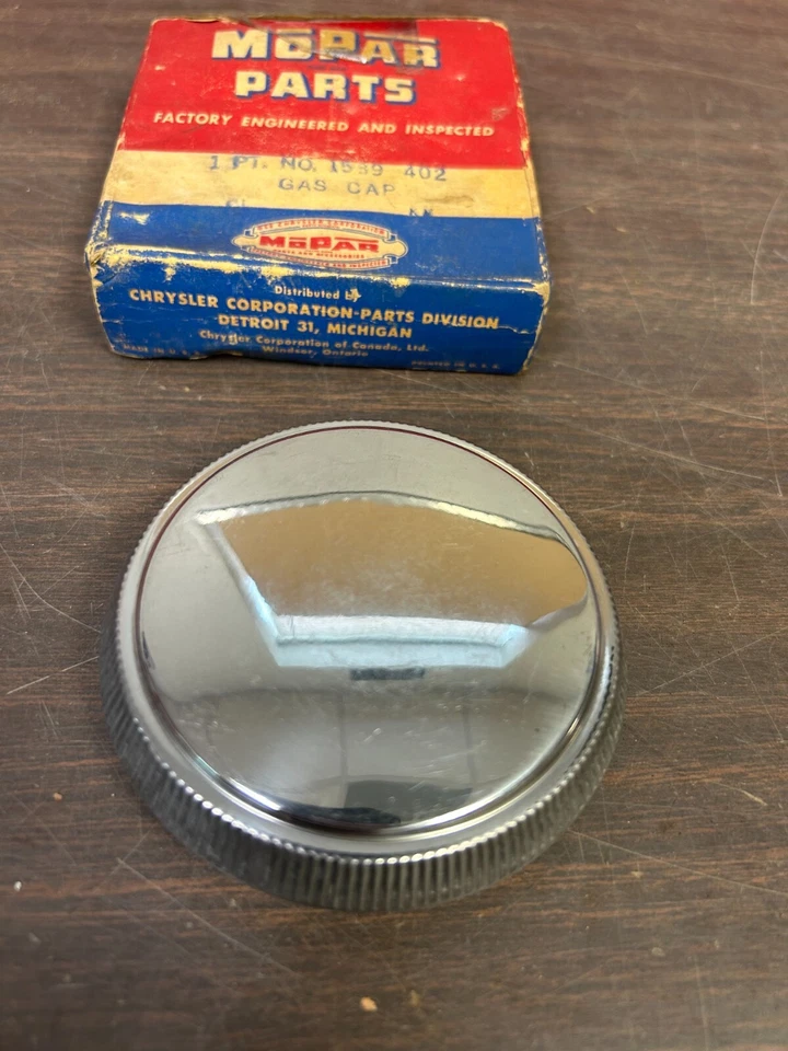 1953 1954 PLYMOUTH BELVEDERE PLAZA SAVOY TAMPA DE GÁS NOS MOPAR 525 - Imagem 1 de 2