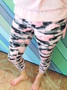 ❤️ NWT Lululemon Wunder Under Crop Size 4 Wamo Camo Barely Pink Camo Denim RARE! - Picture 1 of 10
