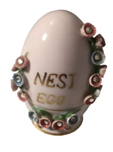 Vintage Lefton Nest Egg Trinket Box Light Pink Porcelain Applied Flowers 4" Tall - Picture 1 of 8
