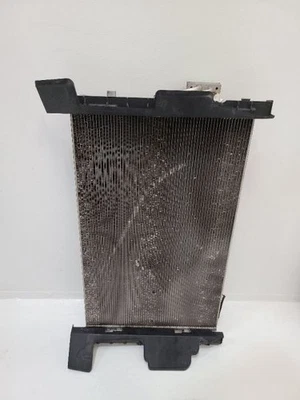 Condensador de CA KIA SORENTO 2011-2015 3,3 L 976061U100 Foto 1 de 4