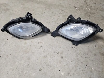 HYUNDAI GENESIS 2010-2012 CUPÉ OEM LUCES ANTINIEBLA, USADAS Foto 1 de 3