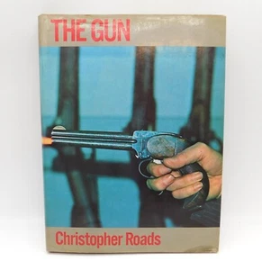 The Gun Christopher Roads Hardback Illustrated 1978 Firearms BBC First Edition - Picture 1 of 7