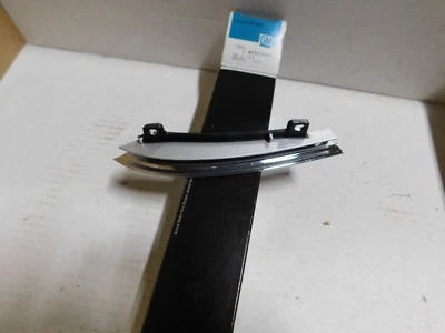 25509375 EXTENSIÓN BISEL FARO 1984 BUICK CENTURY Foto 1 de 2